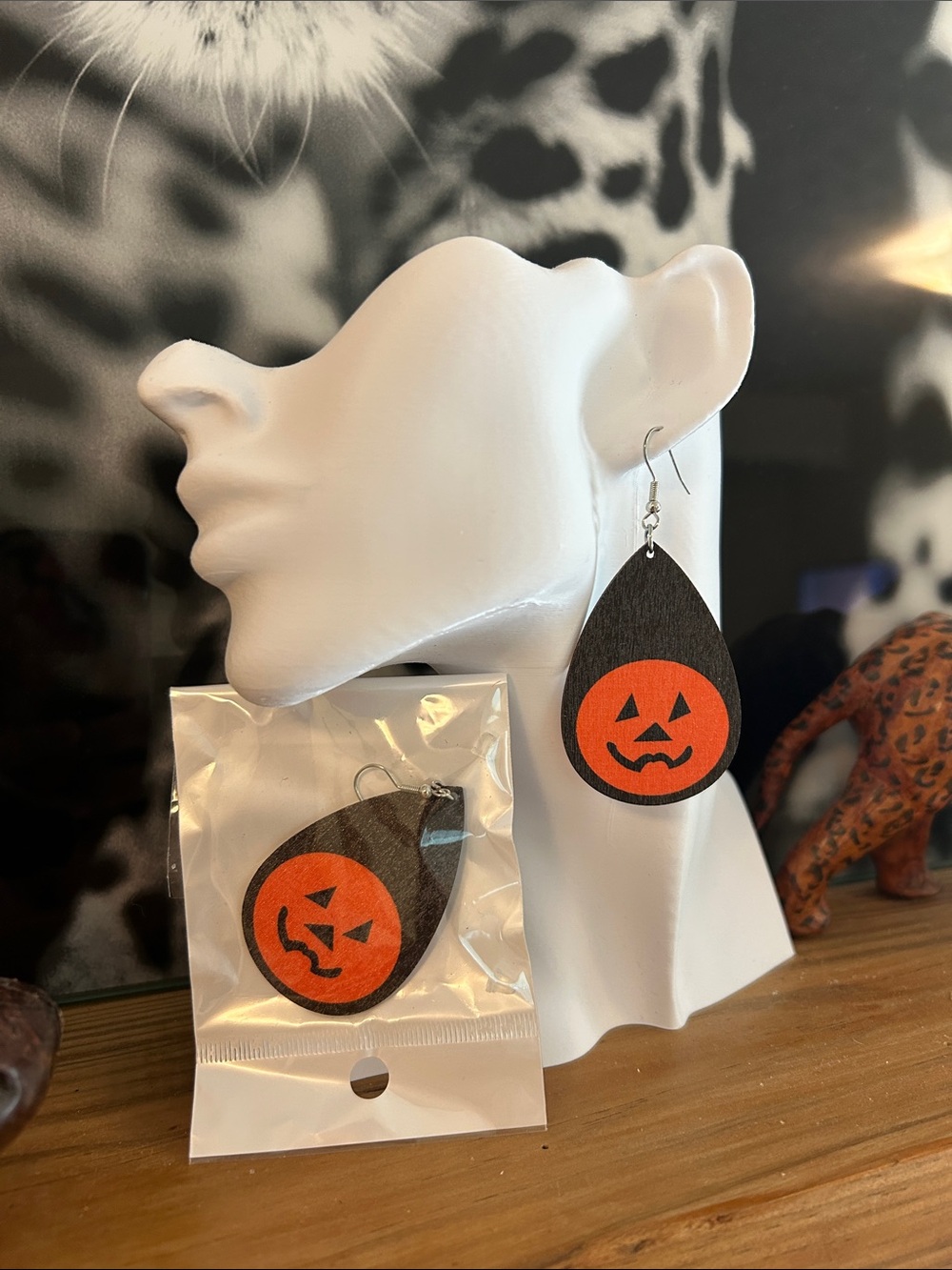 Halloween Jack-O'-Lantern Teardrop Earrings (NWOT)
